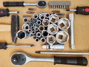 Mandallar ve fındıklar için hortumlar