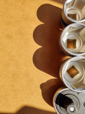 Mandallar ve fındıklar için hortumlar