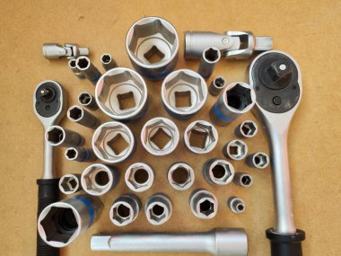 Mandallar ve fındıklar için hortumlar