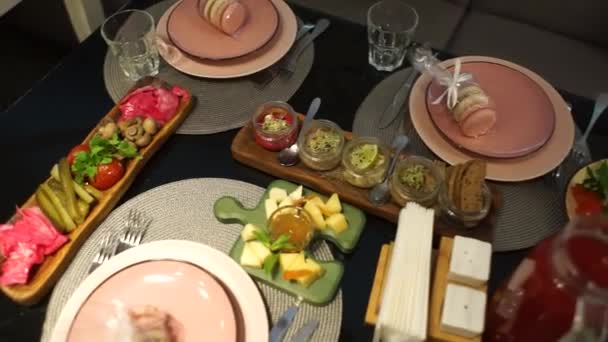 Eten Borden Een Restaurant — Stockvideo