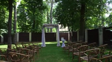 Düğün töreni için kemer yakın plan.