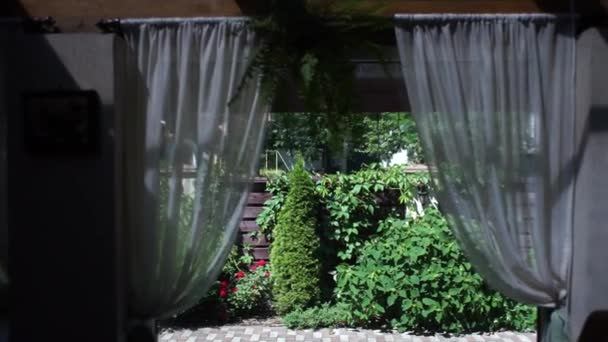 Vista Sul Giardino Dalla Finestra — Video Stock