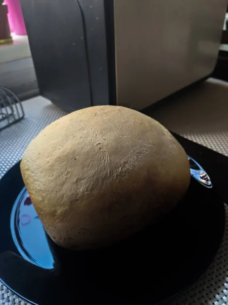 Ekmek Makinesinin Yanında Yapımı Ekmek — Stok fotoğraf