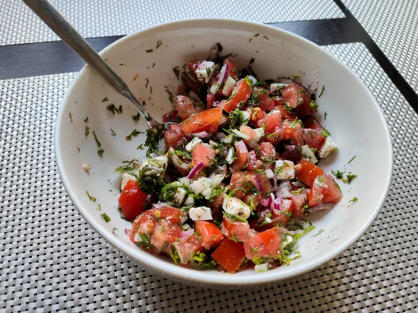 Tomatensalade Met Schotel — Stockfoto