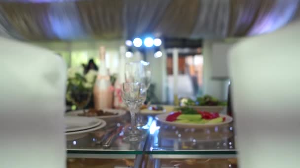 Bir Restoranda Düğün Masası — Stok video