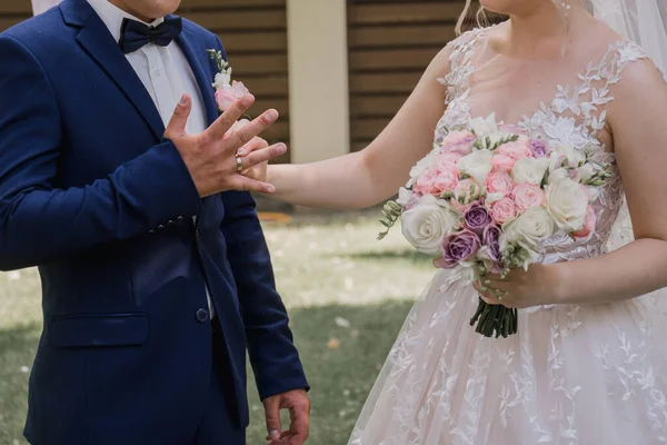 Noiva Noivo Uma Cerimônia Casamento — Fotografia de Stock