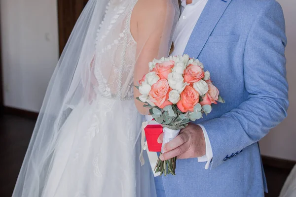 Menyasszony Vőlegény Együtt Szobában — Stock Fotó