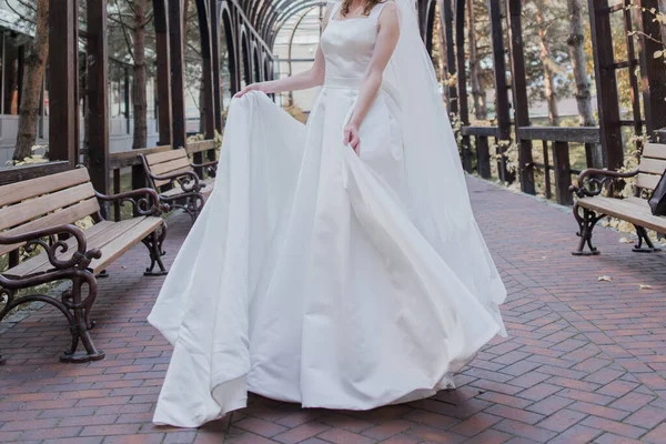 bride alone in the park