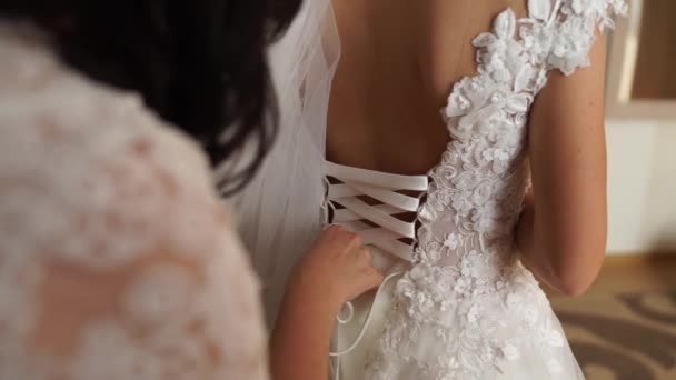 Noiva Vestido Atado Suas Costas — Vídeo de Stock
