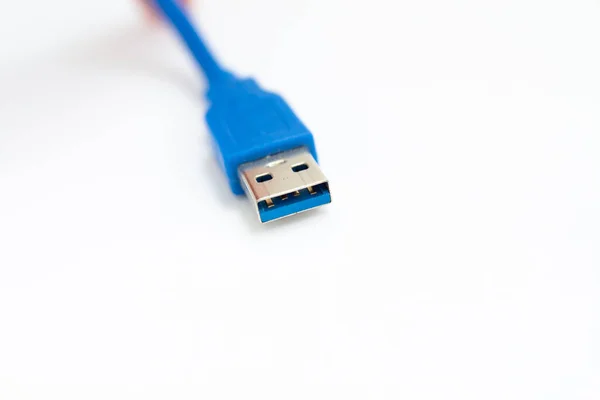 Beyaz Arkaplanda Mavi Usb Kablosu — Stok fotoğraf