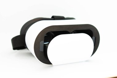 Beyaz arkaplanda akıllı telefon için sanal maske