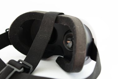 Beyaz arkaplanda akıllı telefon için sanal maske