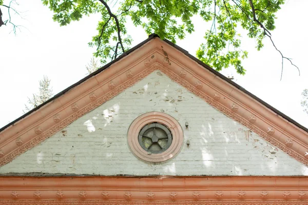 Triangular Roof Vintage Brick House Sky — Stock Photo, Image