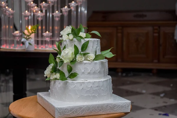 Noiva Noivo Cortam Bolo Casamento — Fotografia de Stock