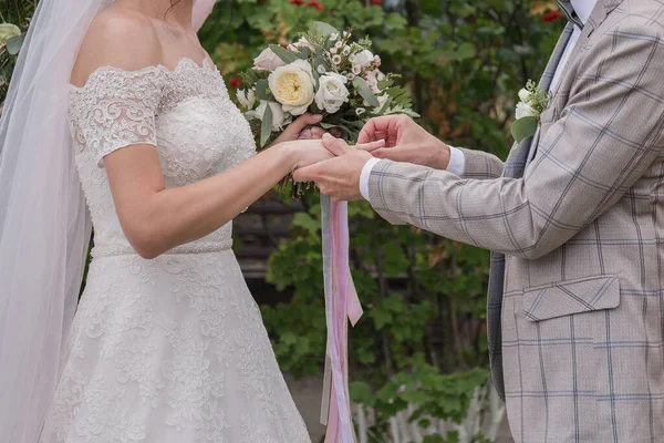 Noiva Noivo Uma Cerimônia Casamento — Fotografia de Stock