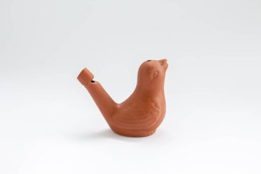 Beyaz arkaplanda kil kuş