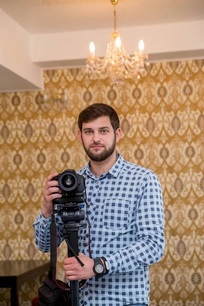 Man Beard Camera Monopod — Stock Photo, Image