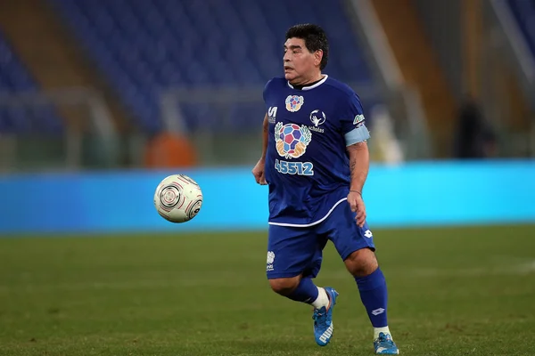 Diego Maradona in action — Stock Photo, Image