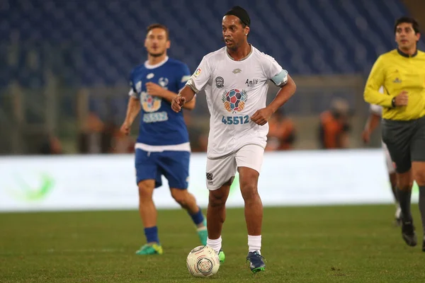 Ronaldinho Gaucho in azione — Foto Stock