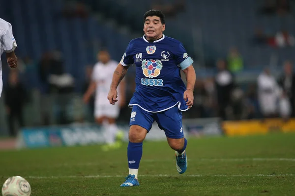Diego Maradona in action — Stock Photo, Image