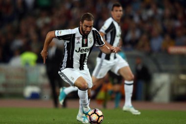 Maç sırasında eylem Higuain 