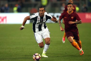 Benatia ve eylem Paredes 