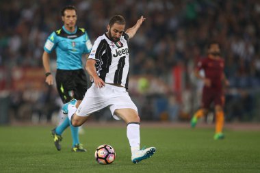 Maç sırasında eylem Higuain 
