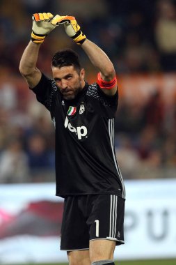 Pierluigi Buffon maç sırasında eylem