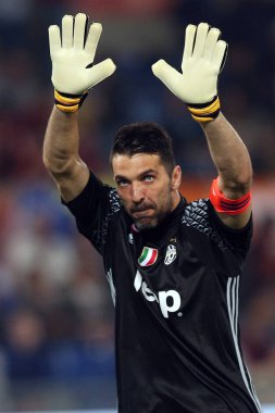 Pierluigi Buffon maç sırasında eylem