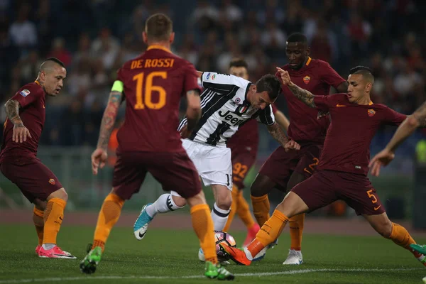 Mandzukic ve Manolas eylem 