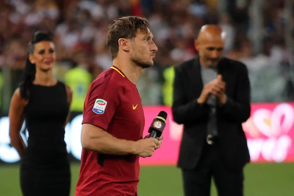 Seria A League ตรงกับ AS Roma กับ Genoa ตรงกับล่าสุด Francesco Totti — ภาพถ่ายสต็อก