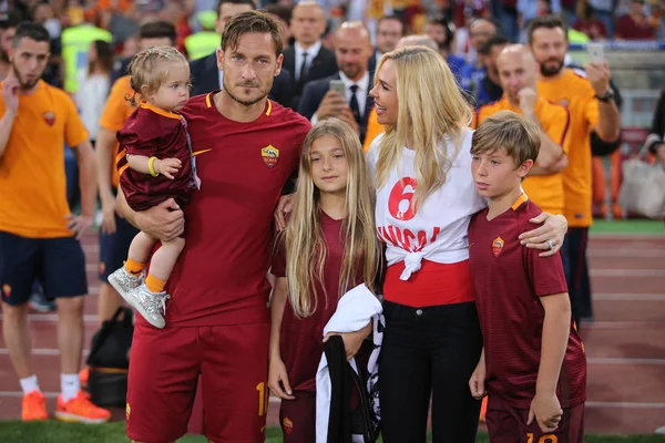 Seria A Liga partido AS Roma vs Génova - Último partido Francesco Totti — Foto de Stock