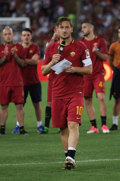 Seria A League match AS Roma vs Genua-laatste wedstrijd van Francesco Totti — Stockfoto