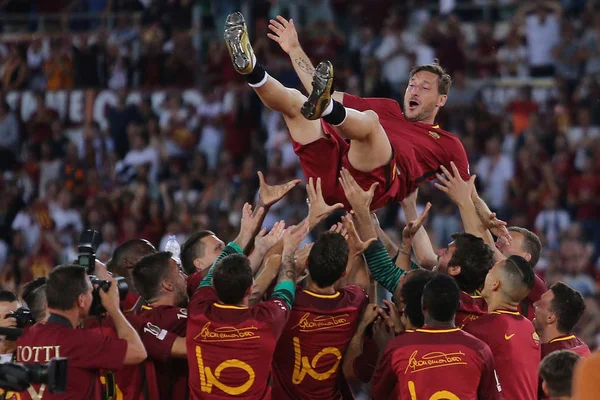 Seria A liga jako Roma vs. Janov-poslední zápas Francesco Totti — Stock fotografie