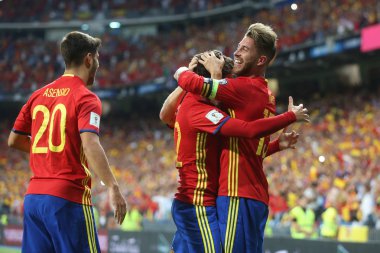 İspanya takım zafer kutluyor 