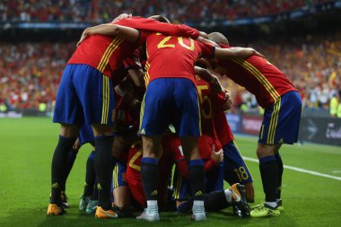 İspanya takım zafer kutluyor 