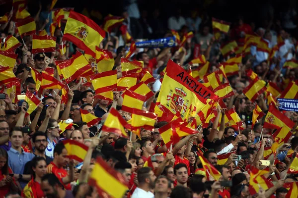 Zwolennicy Hiszpania na tribune — Zdjęcie stockowe