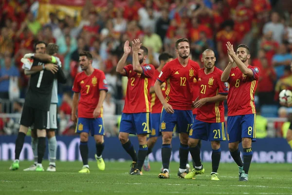 Збірна Іспанії святкує перемогу — стокове фото