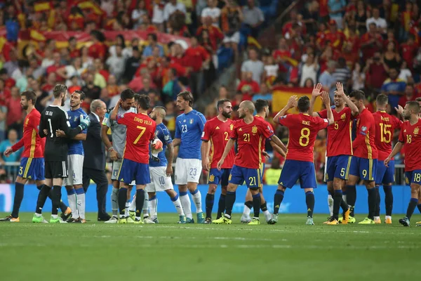 El equipo de España celebra la victoria — Foto de Stock