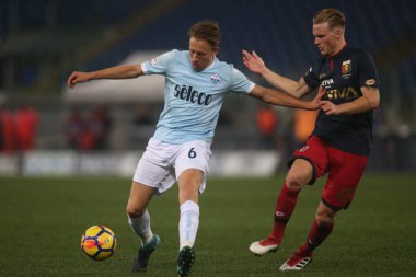 Rome, İtalya - 4 Şubat 2018: Leiva ve Hiljemark maç Lazio rakip Genoa Roma Stadio Olimpico sırasında eylem