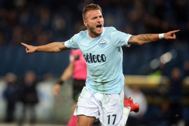 Roma, İtalya - 19th Şubat 2018: Ciro hareketsiz golü ve maç sırasında Lazio vs Verona Roma Stadio Olimpico kutlamak