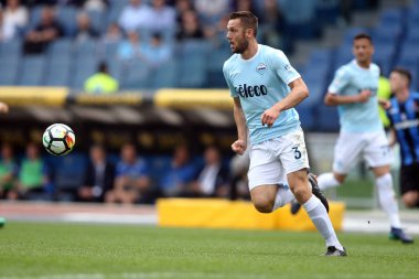 Rome, İtalya - 06 Mayıs 2018: Stadio Olimpico, Roma, İtalya. Serie A. Ss Lazio vs Atalanta. De Vrij içinde hareket sırasında Serie A futbol maç Lazio vs Atalanta Roma Stadio Olimpico