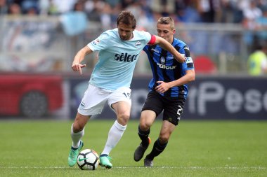 Rome, İtalya - 06 Mayıs 2018: Stadio Olimpico, Roma, İtalya. Serie A. Ss Lazio vs Atalanta. Lulic eylem sırasında Serie A futbol maç Lazio vs Atalanta Roma Stadio Olimpico