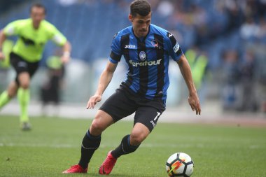 Rome, İtalya - 06 Mayıs 2018: Stadio Olimpico, Roma, İtalya. Serie A. Ss Lazio vs Atalanta. Serie A sırasında eylem futbol maçı Lazio vs Atalanta Roma Stadio Olimpico