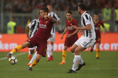 Rome, İtalya - 13 Mayıs 2018: Serie A. Roma vs Fc Juventus.Pellegrini Serie A futbol sırasında eylem olarak Roma Rakip Juventus Roma Stadio Olimpico maç.