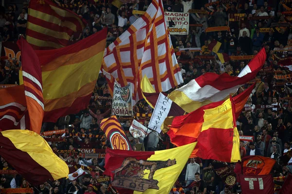 13.05.2018. Stadio Olimpico, Roma, İtalya. Serie A. Rakip Fc Juventus. Serie A futbol sırasında eylem olarak Roma Sud Curva destekçileri olarak Roma vs Roma Stadio Olimpico Juventus maç