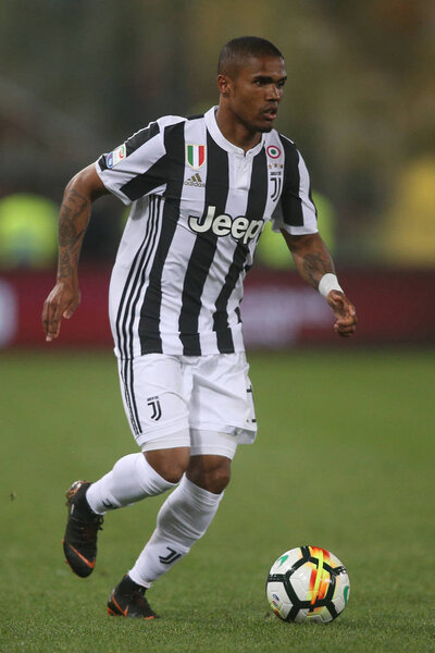 13.05.2018. Stadio Olimpico, Rome, Italy. Serie A. AS Roma vs FC Juventus.Costa De Souza Douglas  in action during the Serie A football match As Roma vs Juventus at Stadio Olimpico in Rome