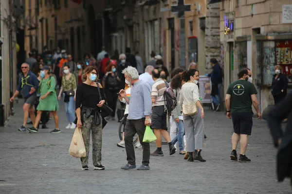 이탈리아 2020 로마의 피오리 마스크를 사람들 이탈리아에서의 Covid — 스톡 사진