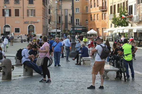 Roma Italy May 2020 Families Mask Piazza Navona 이탈리아에서의 Covid — 스톡 사진