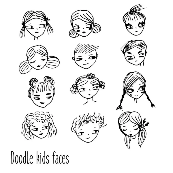 Doodle caras de niños. Avatares de niños dibujados a mano. Elementos de diseño artístico — Vector de stock